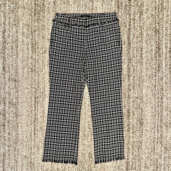 Weekend Max Mara Women's Black/White Tweed Ruffled Dress Pants - Picture 4 of 10